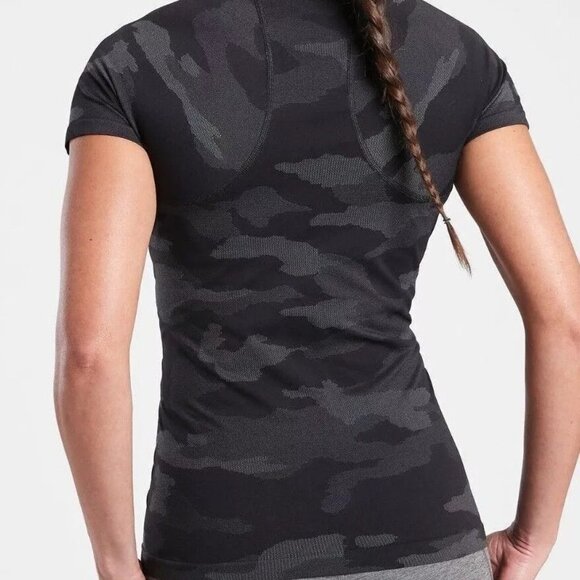 Athleta - Momentum Seamless Camo Tee - Size Medium - Picture 2 of 4
